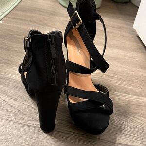 TOP Moda Black Strappy Heels